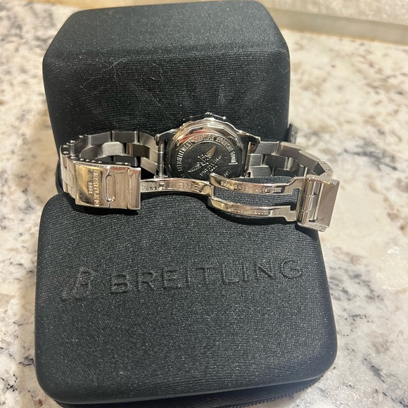 Ladies Breitling Chronometre - Picture 3 of 5